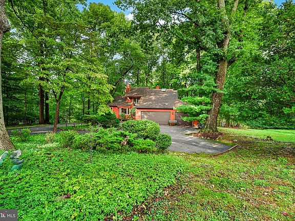2nd image of 502 Saint Annes Ln