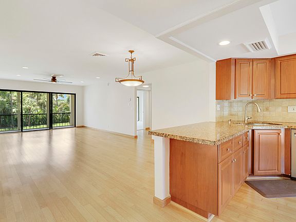 2nd image of 1707 Consulate Place #203