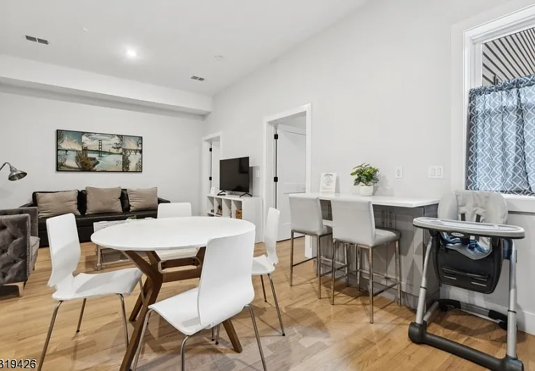 104 Fleming Ave #201 — Photo 22