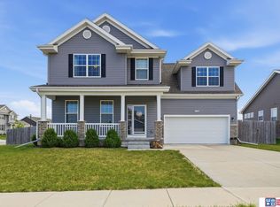 6330 Whitewater Ln, Lincoln, NE 68521
