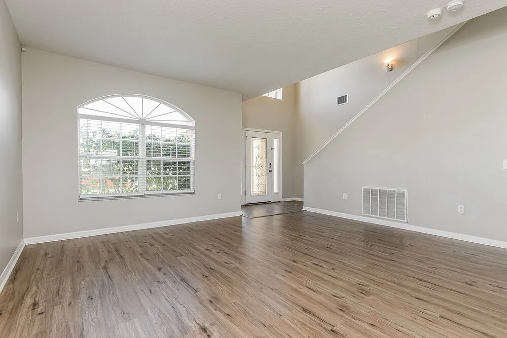 4 bed, 3.0 bath, 2847 sqft, $2,590 — Photo 4