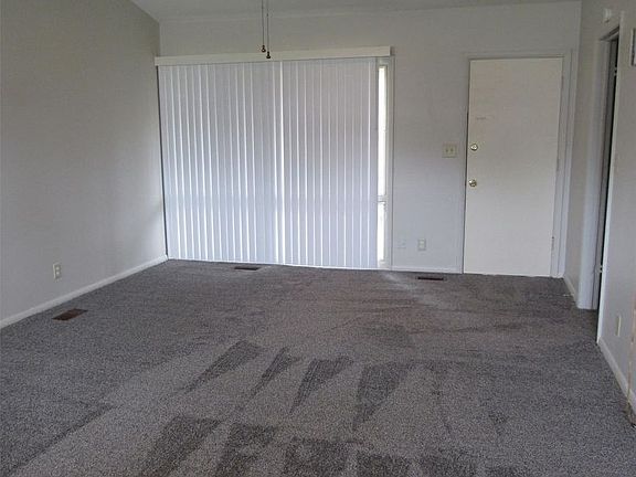 2nd image of 1409 Crescent Dr