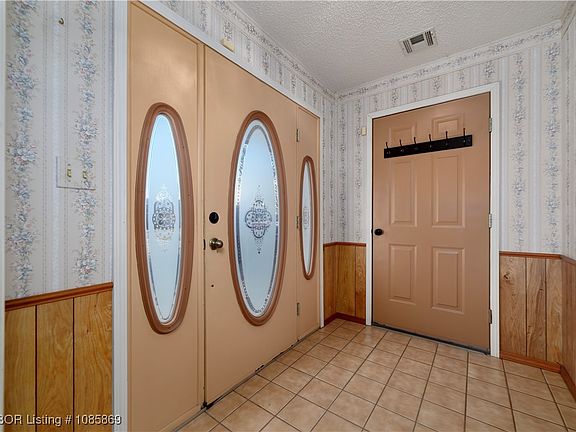 2nd image of 1104 Bran Britt Ln