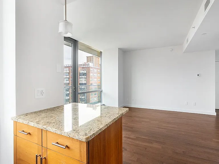 10820 71st Ave #9C — Photo 10