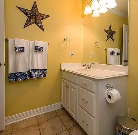 4th image of 318 Montrose Pl