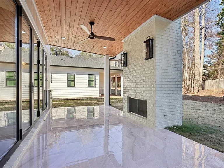 120 Thome Dr — Photo 69