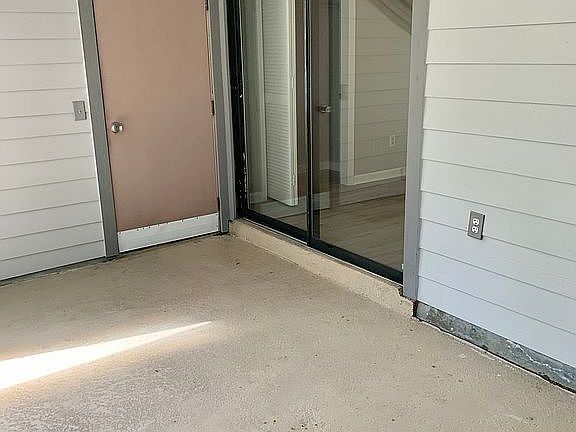 4th image of 5203 Oak Charter Ct