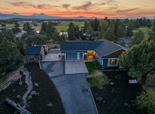 64911 Glacier View Dr, Bend, OR 97703
