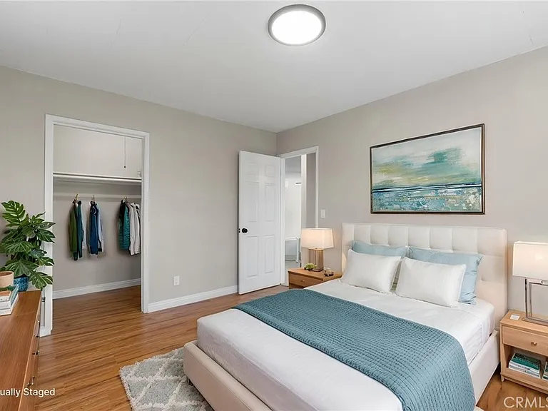 207 E Flora St — Photo 31