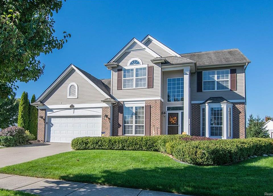 1st image of 1023 Equestrian Dr