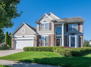1023 Equestrian Dr, South Lyon, MI
