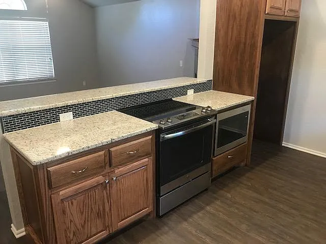 3 bed, 1180 sqft, $1,700 — Photo 3