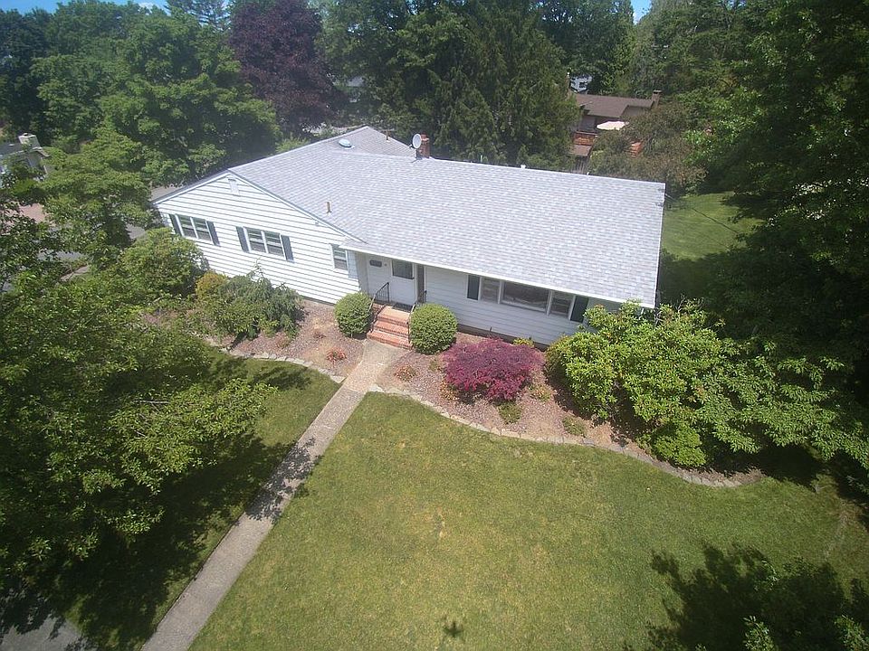 2nd image of 47 Venus Dr