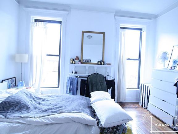 5th image of 454 Greene Ave #2A