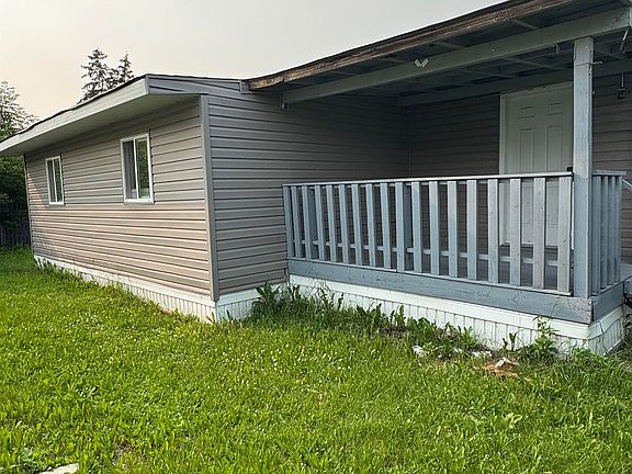 3rd image of 543 Evergreen Park NW