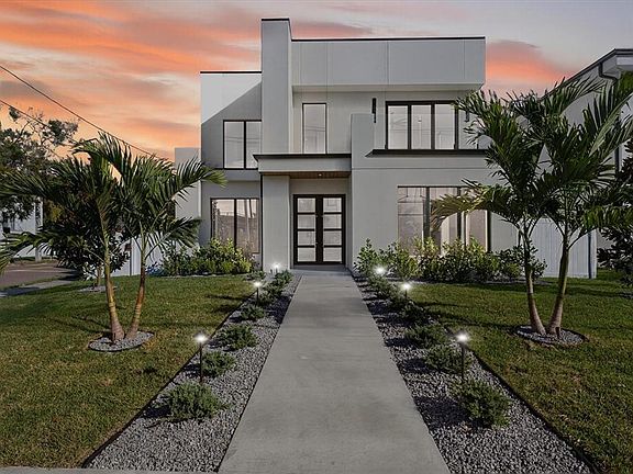 3rd image of 3702 S LYNWOOD AVENUE