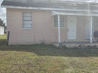 406 2nd St SW #A-B, Mulberry, FL 33860