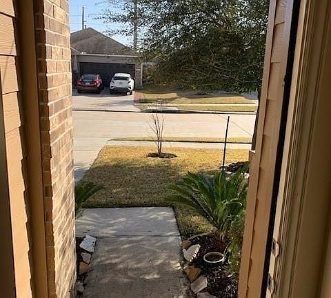 3rd image of 7711 Foxwaithe Ln