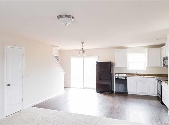 4th image of 905 Joselynn Dr