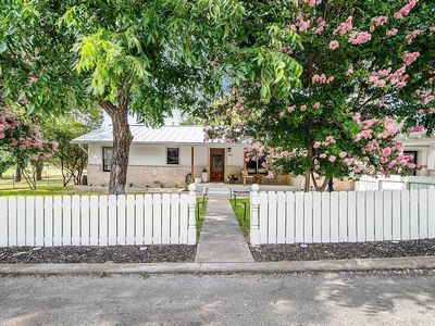 103 Smith Rd, Fredericksburg, TX, 78624