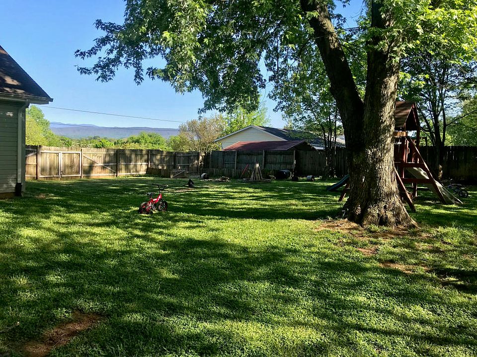 2nd image of 2021 Highland Rd