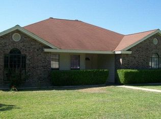 145 Weeping Willow, Uvalde, TX 78801