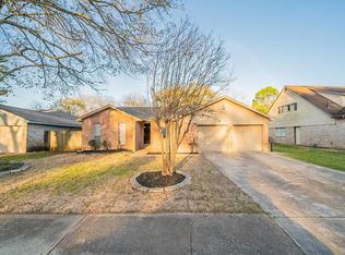 16234 Summer Wind Dr, Houston, TX 77090