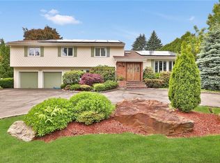 24 Skyview Ln, New Rochelle, NY 10804