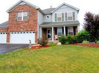 647 Stoffa Ave, Elburn, IL 60119