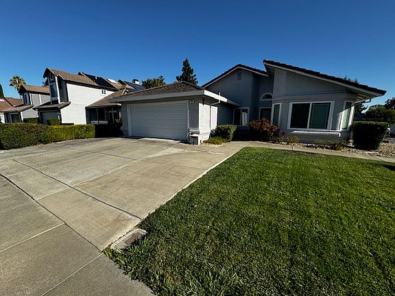 2nd image of 208 Harvest Dr