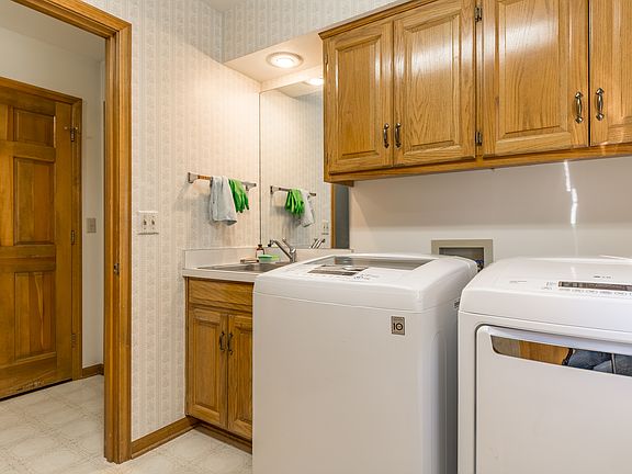 5th image of 8105 W 139th St