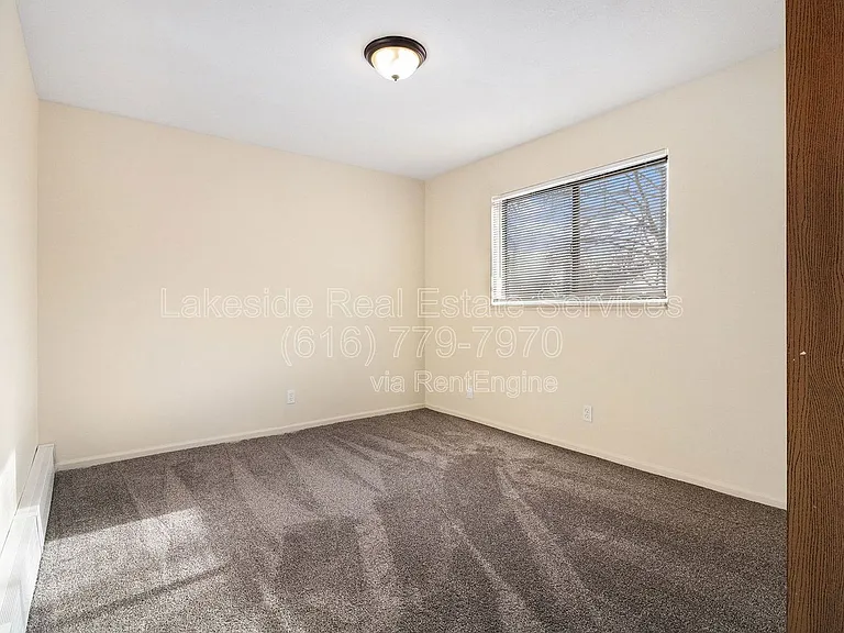 1009 36th St SW — Photo 9