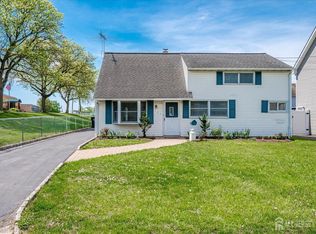 137 Grand Ave, Iselin, NJ 08830