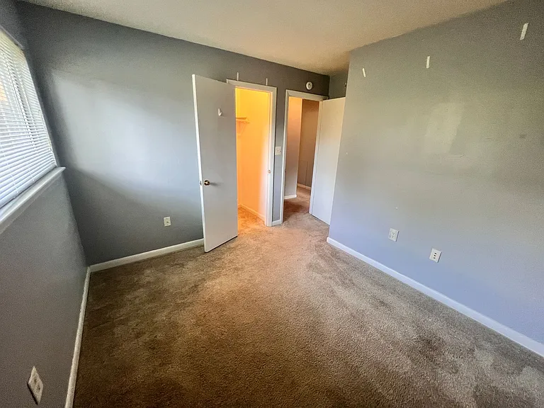 800 Claytor Sq — Photo 8