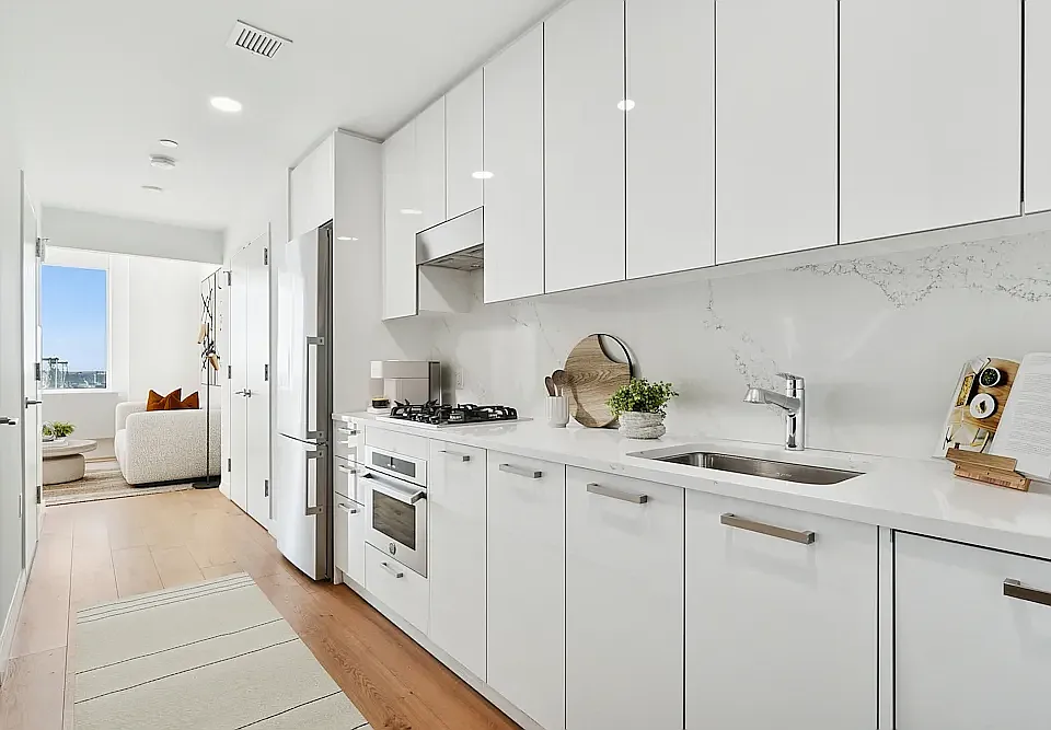 180 Broome St #2413