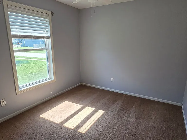715 SW Graystone Dr — Photo 15