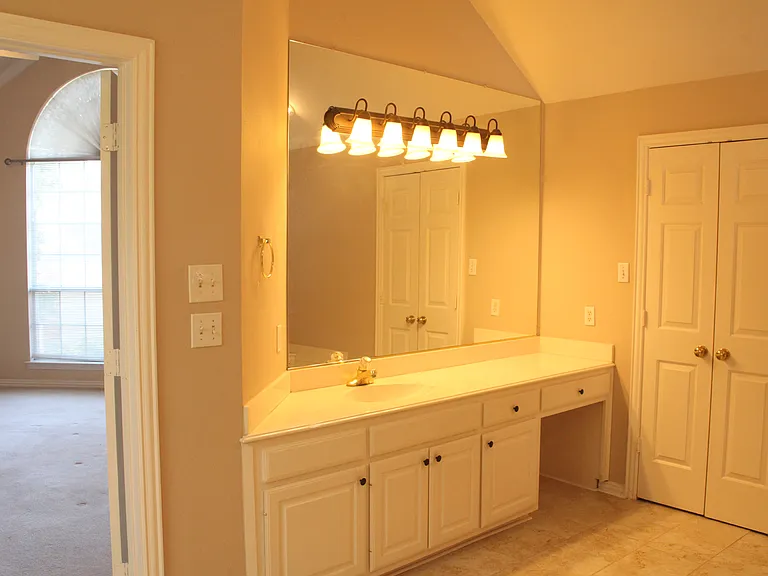 8605 Berwick Dr — Photo 9
