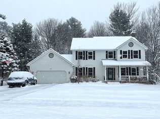 6 Hagan Dr, Essex Junction, VT 05452