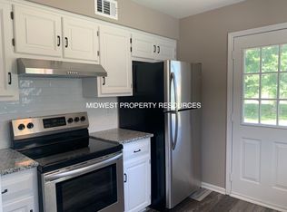 202 NW Market Pl Unit B, Lees Summit, MO 64063