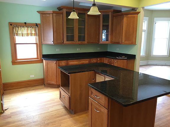 2nd image of 618 Forest Ave