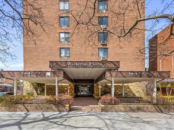 14477 Roosevelt Avenue #3D, Flushing, NY 11354
