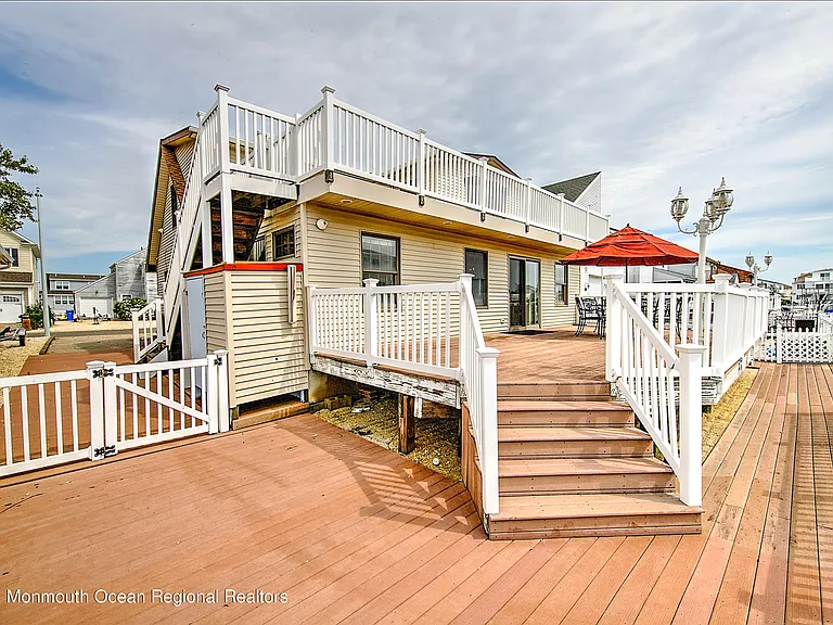 31 Peggy Ln — Photo 27