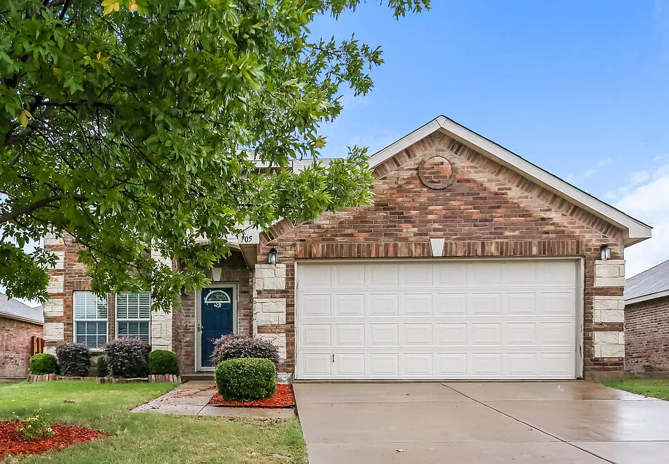 705 Crystal Dr