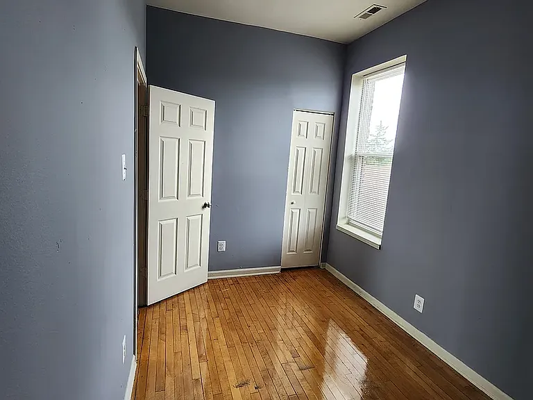 1650 S Saint Louis Ave #3R — Photo 6