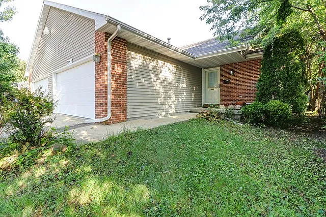 1204B Scovill St photo 1