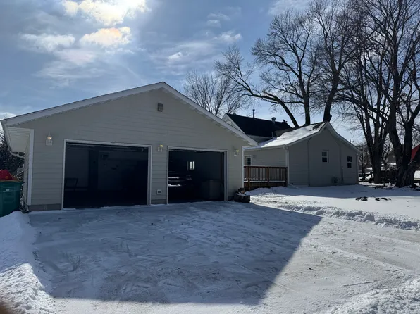 311 3rd St SE, Montgomery, MN 56069