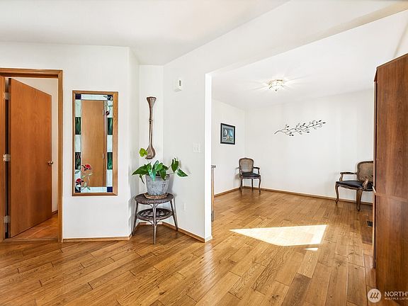 5th image of 11307 222nd Avenue Ct E