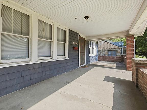 5th image of 1104 S Market St