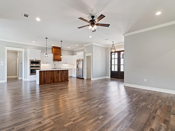 4th image of 1910 Pecan Creek Dr