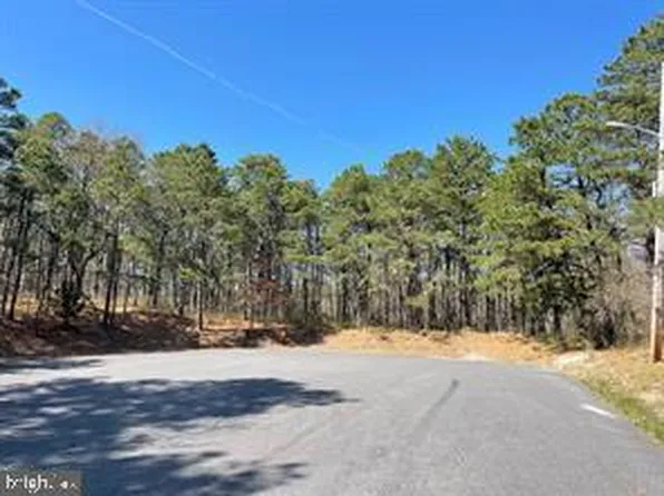 126 Trim Ln, Manahawkin, NJ 08050